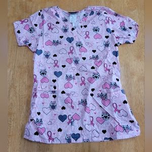 🔥 EUC Cherokee pink owl scrub top